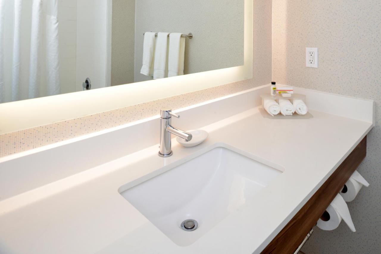 Holiday Inn Express Lodi By Ihg Екстер'єр фото