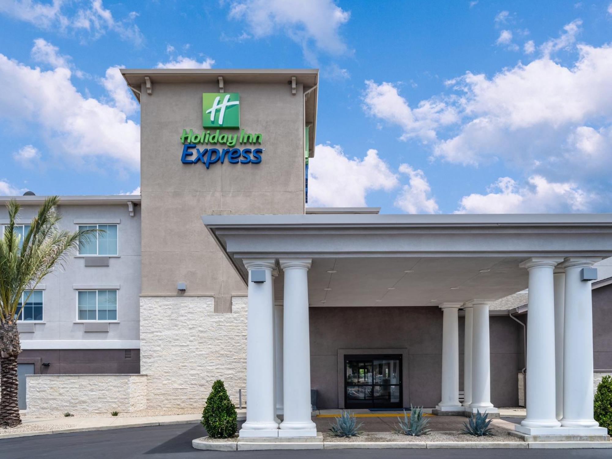 Holiday Inn Express Lodi By Ihg Екстер'єр фото